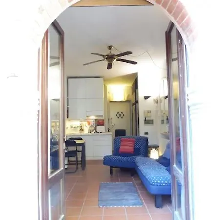 Studio-apartment With Small Garden Lejlighed Venedigs Lido