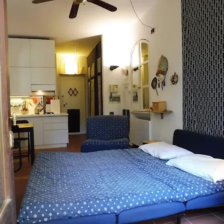 Studio-apartment With Small Garden Lejlighed