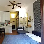 Appartement Studio-apartment With Small Garden *