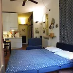 Studio-apartment With Small Garden Appartement