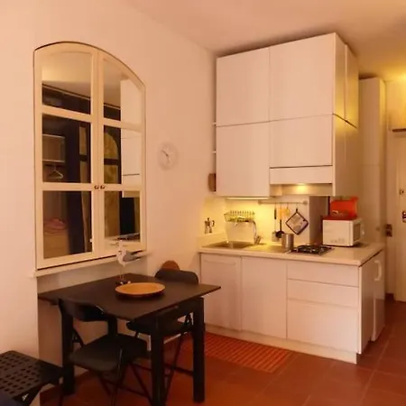 Studio-apartment With Small Garden アパート *