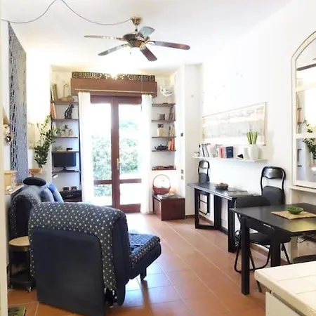 Studio-apartment With Small Garden アパート ヴェネツィア・リド島