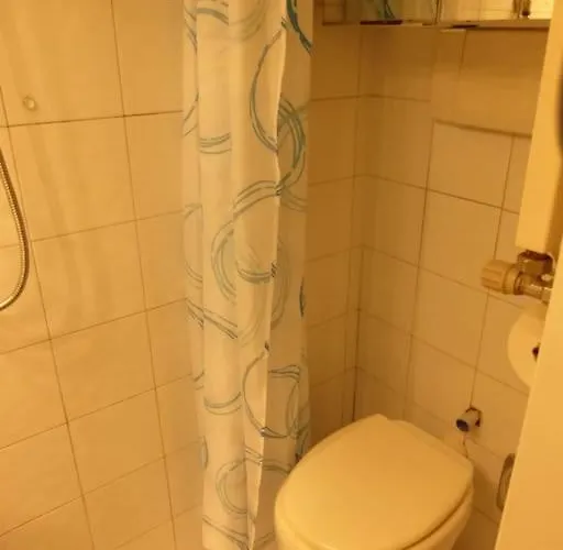 Studio-apartment With Small Garden Lägenhet