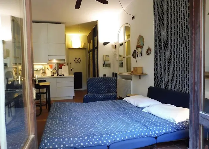 Studio-apartment With Small Garden Lägenhet